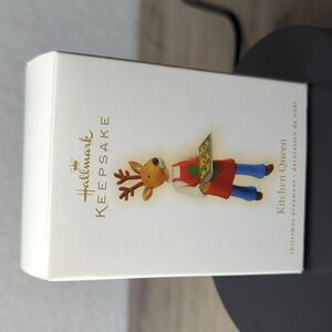 Kitchen Queen 2009 Hallmark Christmas Ornament